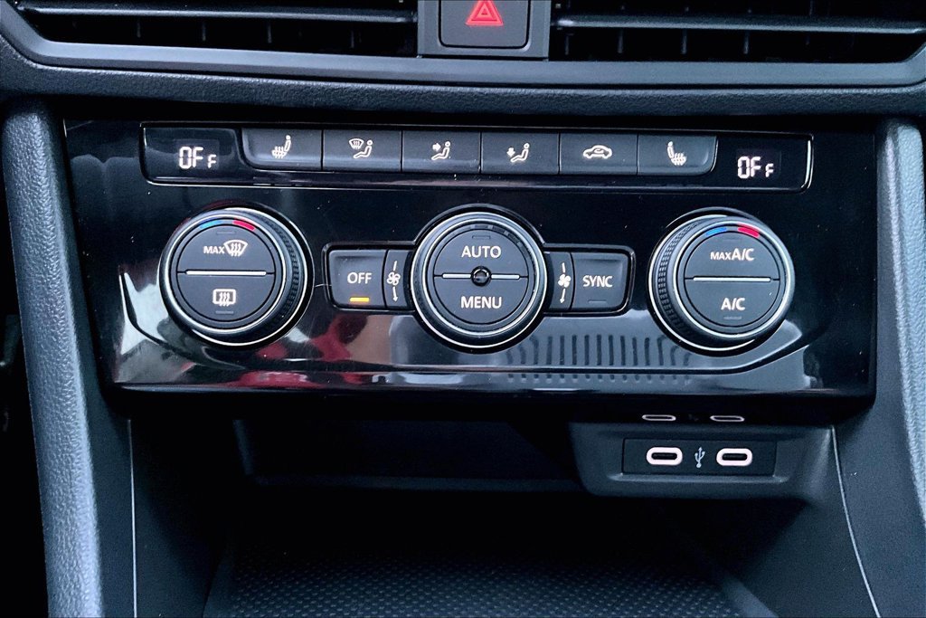 Used 2023 Volkswagen Jetta SE FWD image 15