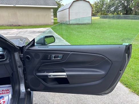 Used 2025 Ford Mustang Premium RWD image 18