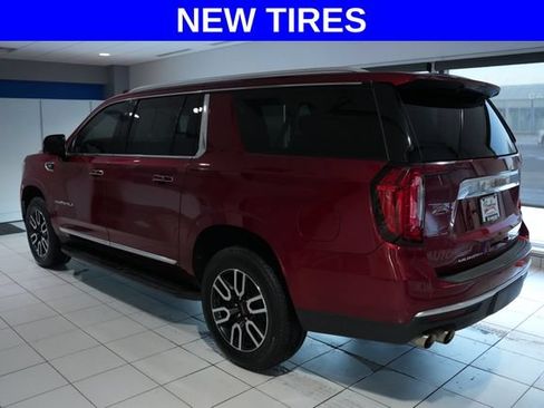 Used 2021 GMC Yukon XL Denali w/ Advanced Technology Package AWD/4WD image 4