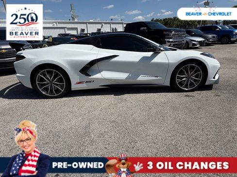 Used 2025 Chevrolet Corvette Stingray Premium Conv w/ Z51 Performance Package RWD image 8