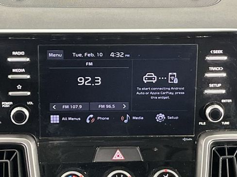 Used 2022 Kia Sorento LX image 16