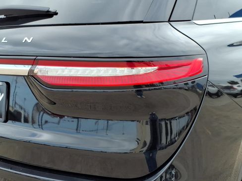 Used 2025 Lincoln Corsair Reserve AWD/4WD image 13