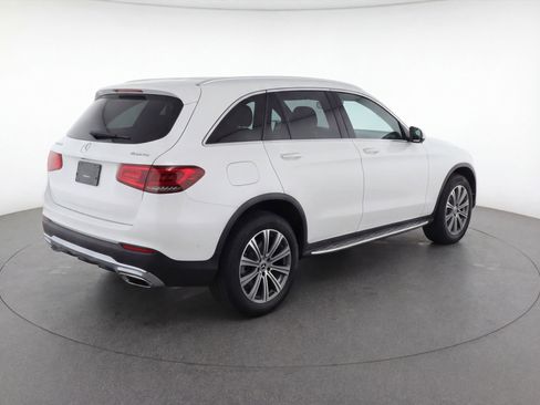 Used 2024 Mercedes-Benz GLC 300 4MATIC image 9