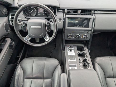 Used 2020 Land Rover Discovery SE image 6
