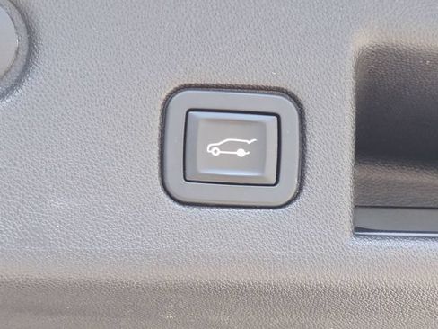 Used 2018 Chevrolet Equinox LT w/ Sun & Infotainment Package FWD image 15
