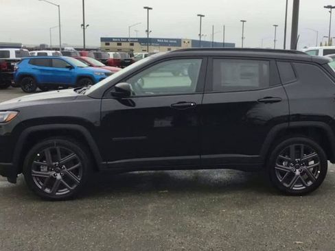New 2026 Jeep Compass Limited w/ Sun, Sound & Navigation Group AWD/4WD image 5