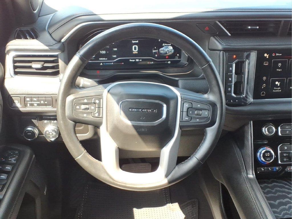 Used 2023 GMC Yukon Denali RWD image 17