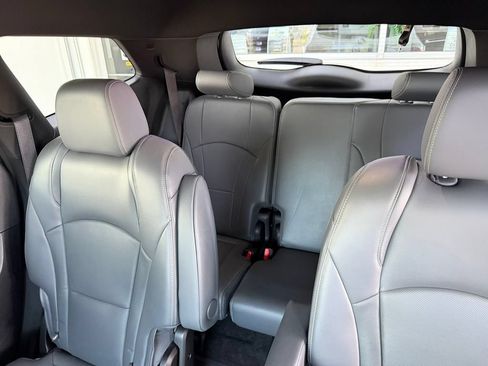 Used 2024 Buick Enclave Essence FWD image 23