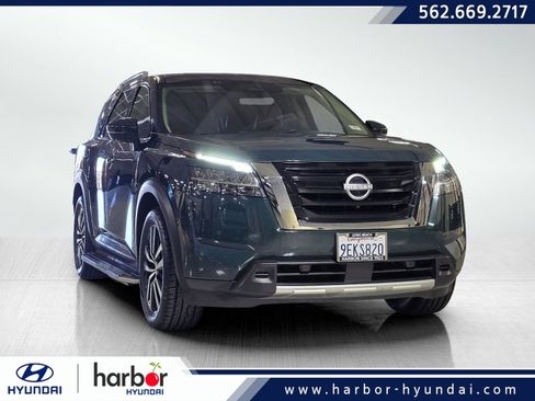 Used 2023 Nissan Pathfinder Platinum image 1