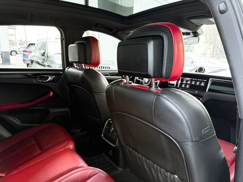 Used 2020 Porsche Macan AWD/4WD image 29