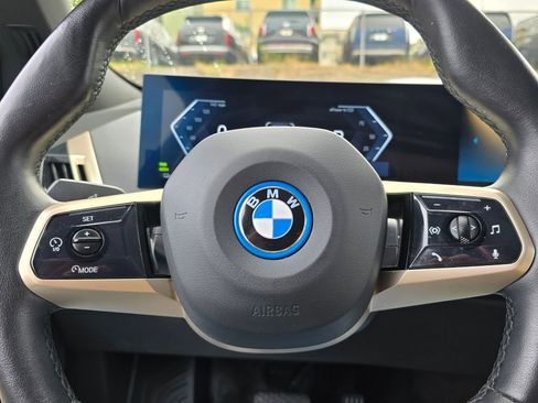 Used 2022 BMW iX xDrive50 w/ Convenience Package AWD/4WD image 21