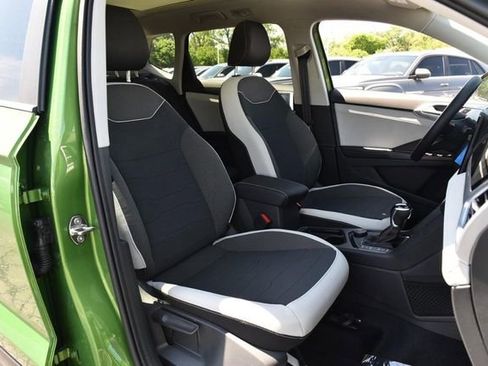 New 2026 Volkswagen Taos SE AWD/4WD image 21