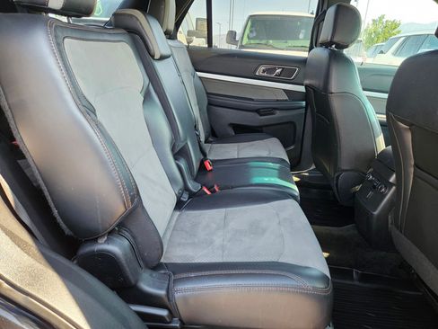 Used 2017 Ford Explorer XLT w/ Equipment Group 202A AWD/4WD image 30