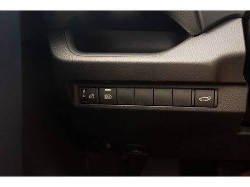 Used 2025 Toyota RAV4 XLE w/ Convenience Package AWD/4WD image 27