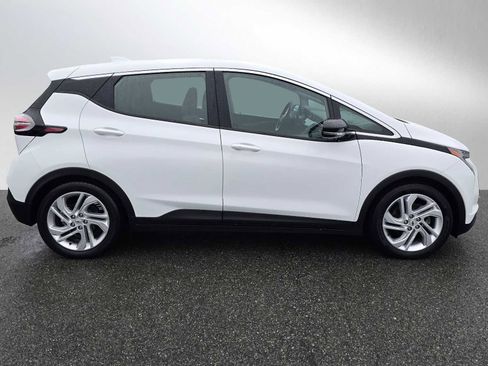 Used 2023 Chevrolet Bolt LT image 2
