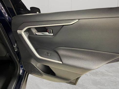 Used 2019 Toyota RAV4 XLE w/ Convenience Package FWD image 32