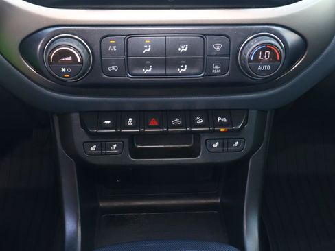Used 2020 Chevrolet Colorado Z71 RWD image 23