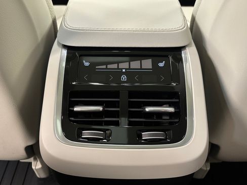 Used 2024 Volvo XC90 B5 Plus w/ Protection Package Premier AWD/4WD image 33