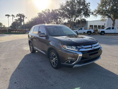 Used 2018 Mitsubishi Outlander SEL image 7