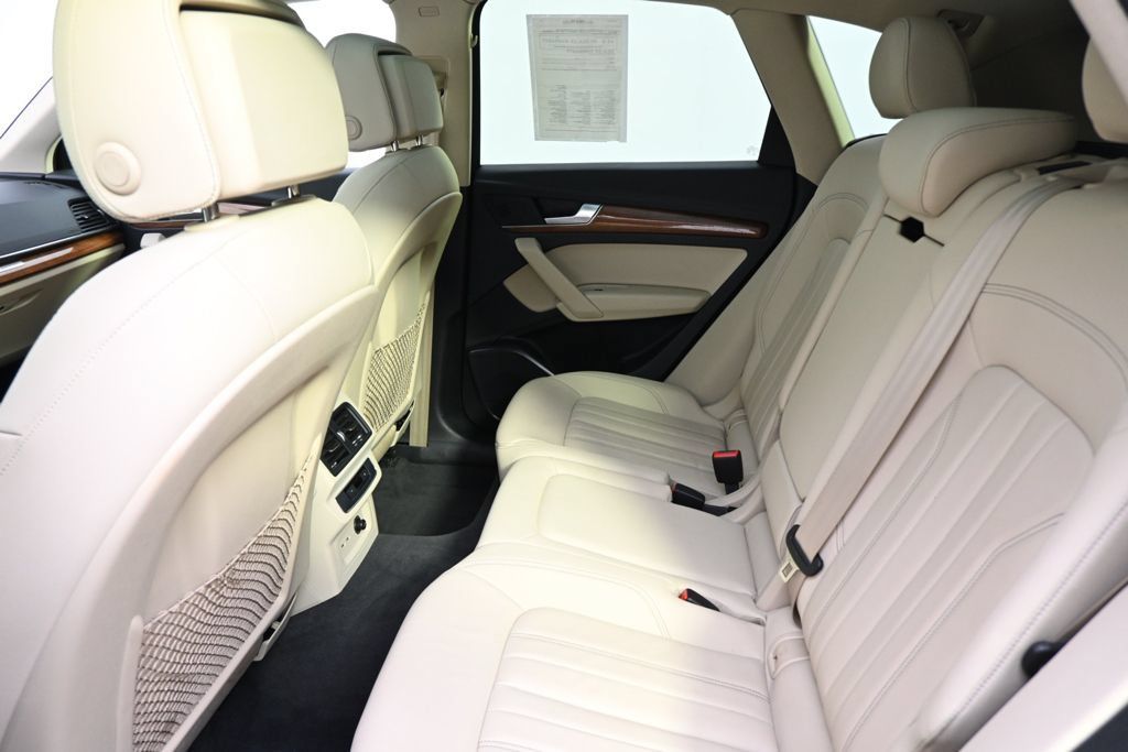 Used 2023 Audi Q5 2.0T Premium w/ Convenience Package AWD/4WD image 21
