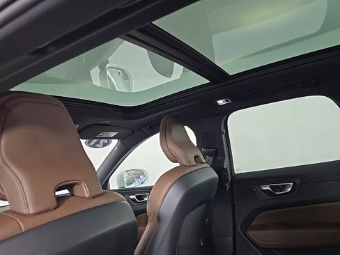 Used 2021 Volvo XC60 T8 Inscription Expression image 20