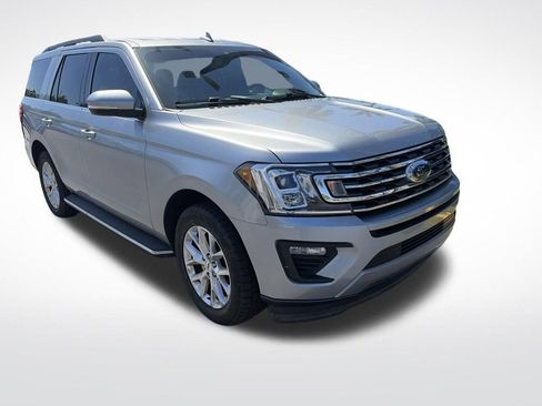 Used 2020 Ford Expedition XLT w/ Equipment Group 202A RWD image 2