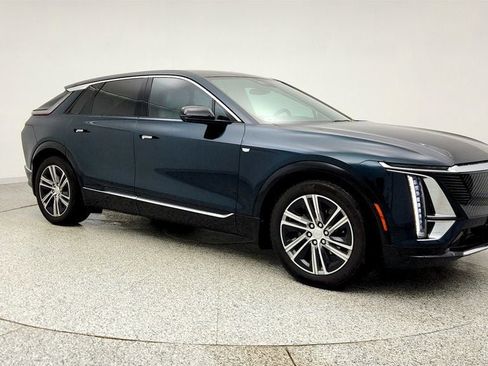 Used 2024 Cadillac Lyriq Luxury image 3