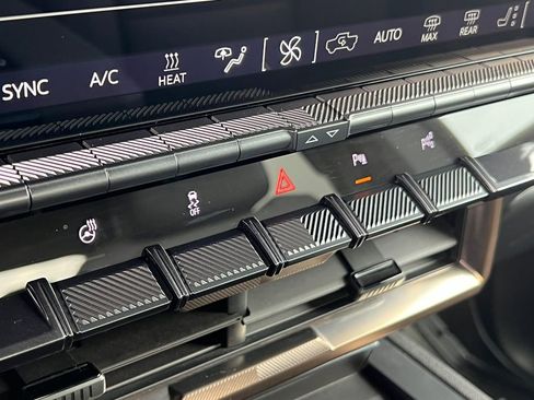 New 2025 GMC Hummer EV 3X w/ Battery Pack, 24 Module Pack image 34