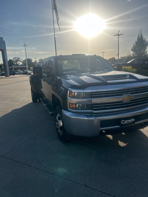 Used 2018 Chevrolet Silverado 3500 W/T w/ WT Convenience Package AWD/4WD image 3