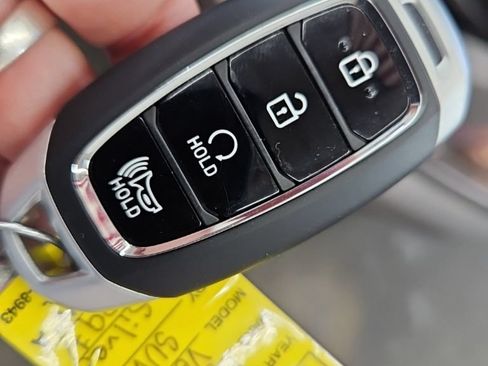 Used 2026 Hyundai Venue SEL FWD image 32