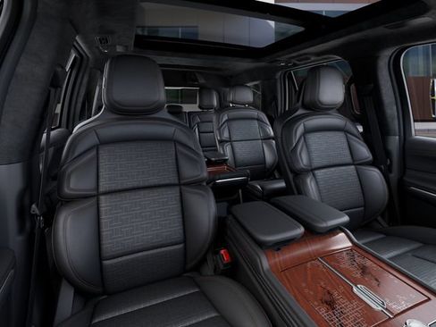 New 2027 Lincoln Navigator Black Label AWD/4WD image 10