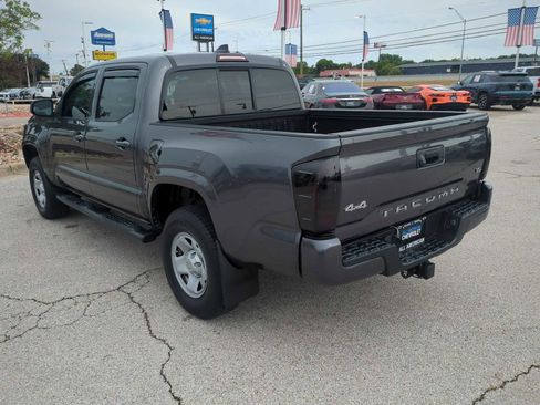 Used 2022 Toyota Tacoma SR AWD/4WD image 6