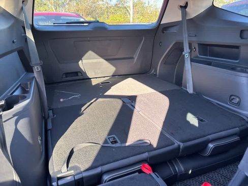 Used 2024 Volkswagen Atlas SE image 9