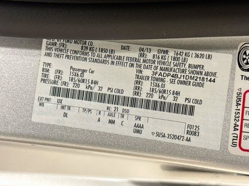 Used 2013 Ford Fiesta SE FWD image 27