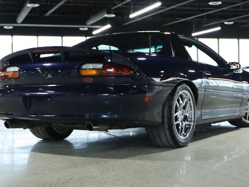 Used 2001 Chevrolet Camaro Z28 image 17