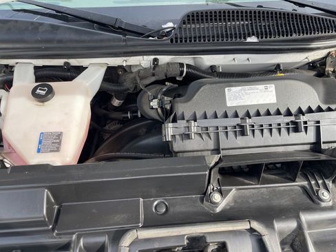 Used 2022 Chevrolet Express 3500 Extended w/ Driver Convenience Package image 19