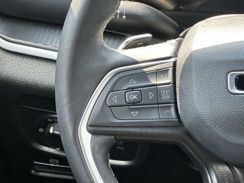 Used 2024 Jeep Grand Cherokee Laredo w/ Luxury Tech Group I AWD/4WD image 20