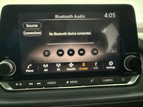 Used 2022 Nissan Rogue SV FWD image 17