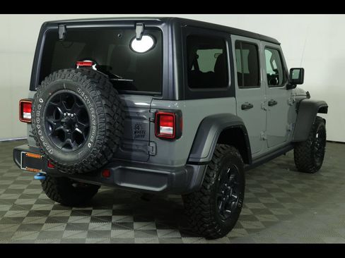 Used 2023 Jeep Wrangler Unlimited w/ Convenience Group AWD/4WD image 16