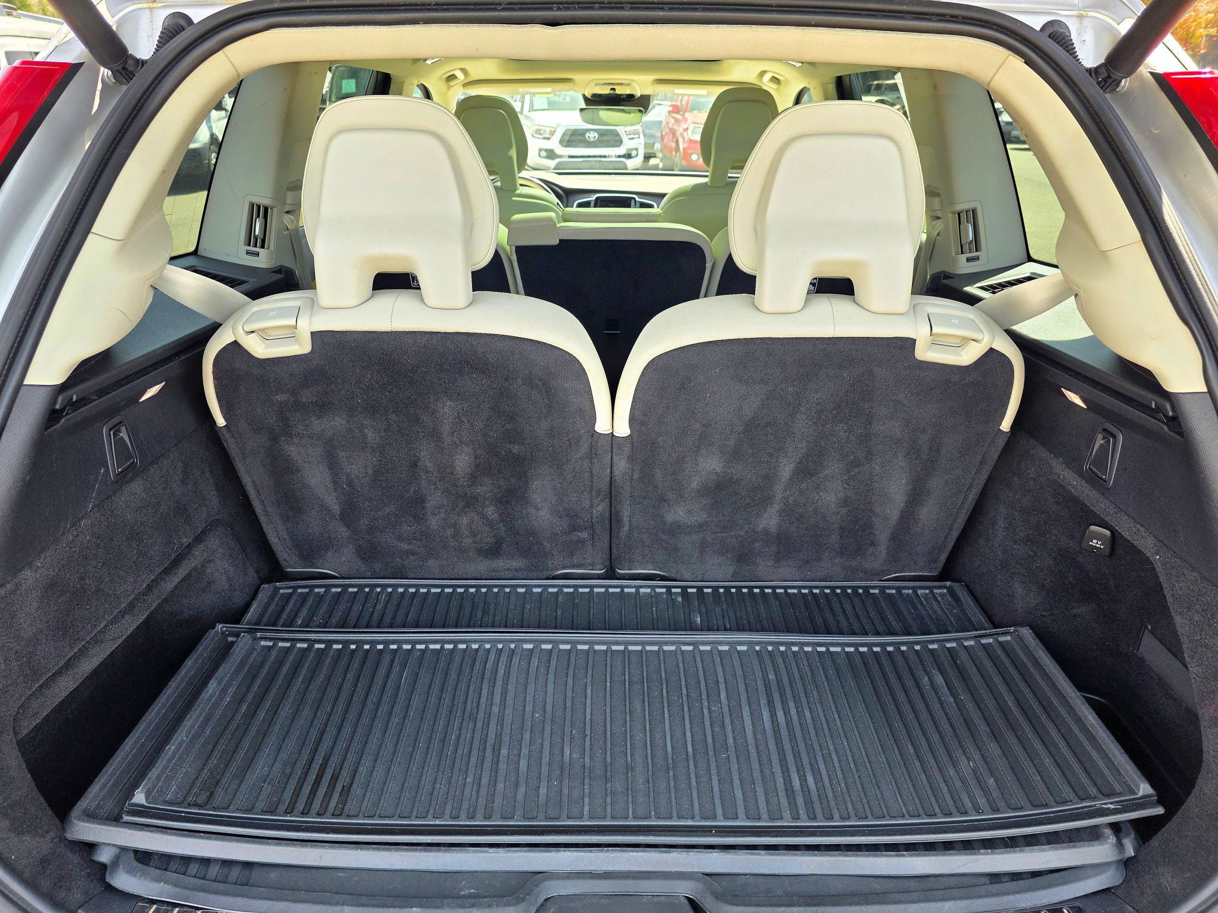 Used 2021 Volvo XC90 T6 Momentum AWD/4WD image 40