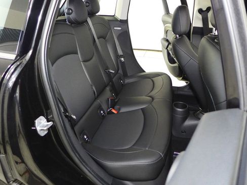 Used 2019 MINI Cooper 4-Door Hardtop image 20