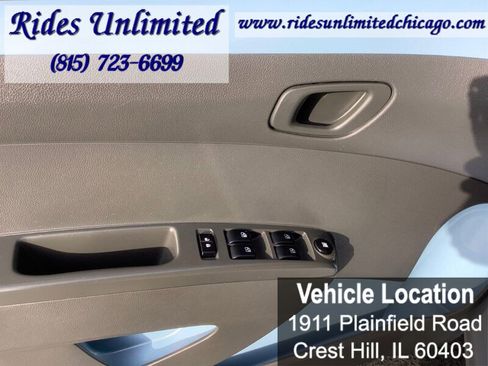 Used 2015 Chevrolet Spark LT image 11