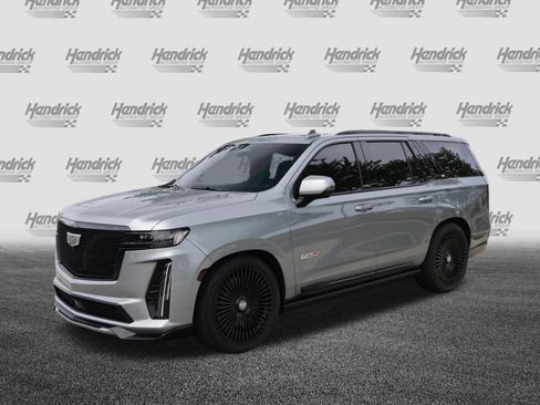 Used 2024 Cadillac Escalade V w/ LPO, ONYX Package image 5