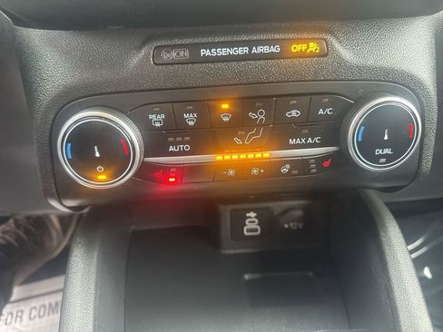 Used 2025 Ford Escape ST-Line Select image 18