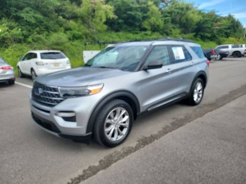 Used 2021 Ford Explorer XLT w/ Equipment Group 202A RWD image 7