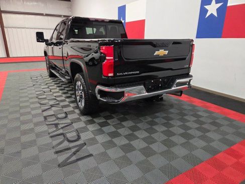 Used 2024 Chevrolet Silverado 2500 LTZ w/ LTZ Premium Package AWD/4WD image 11
