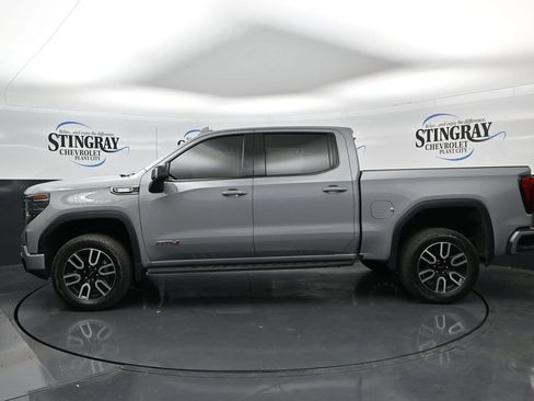 Used 2025 GMC Sierra 1500 AT4 w/ AT4 Premium Package AWD/4WD image 4