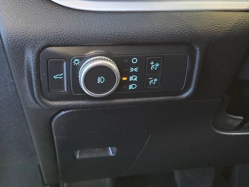 Used 2021 Ford Explorer XLT w/ Equipment Group 202A AWD/4WD image 40