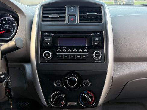 Used 2015 Nissan Versa SV image 25