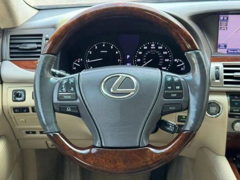 Used 2013 Lexus LS 460 L w/ Ultra Luxury Pkg AWD/4WD image 36